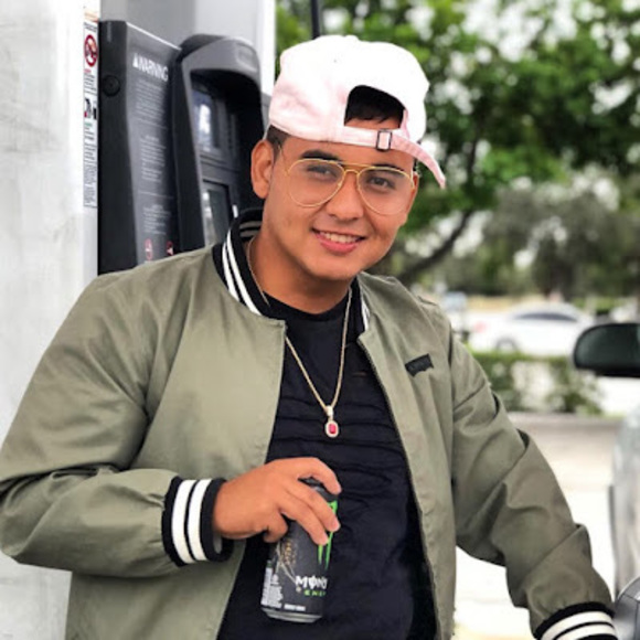 Meet your Posher, Sami - Picture 1 of 1